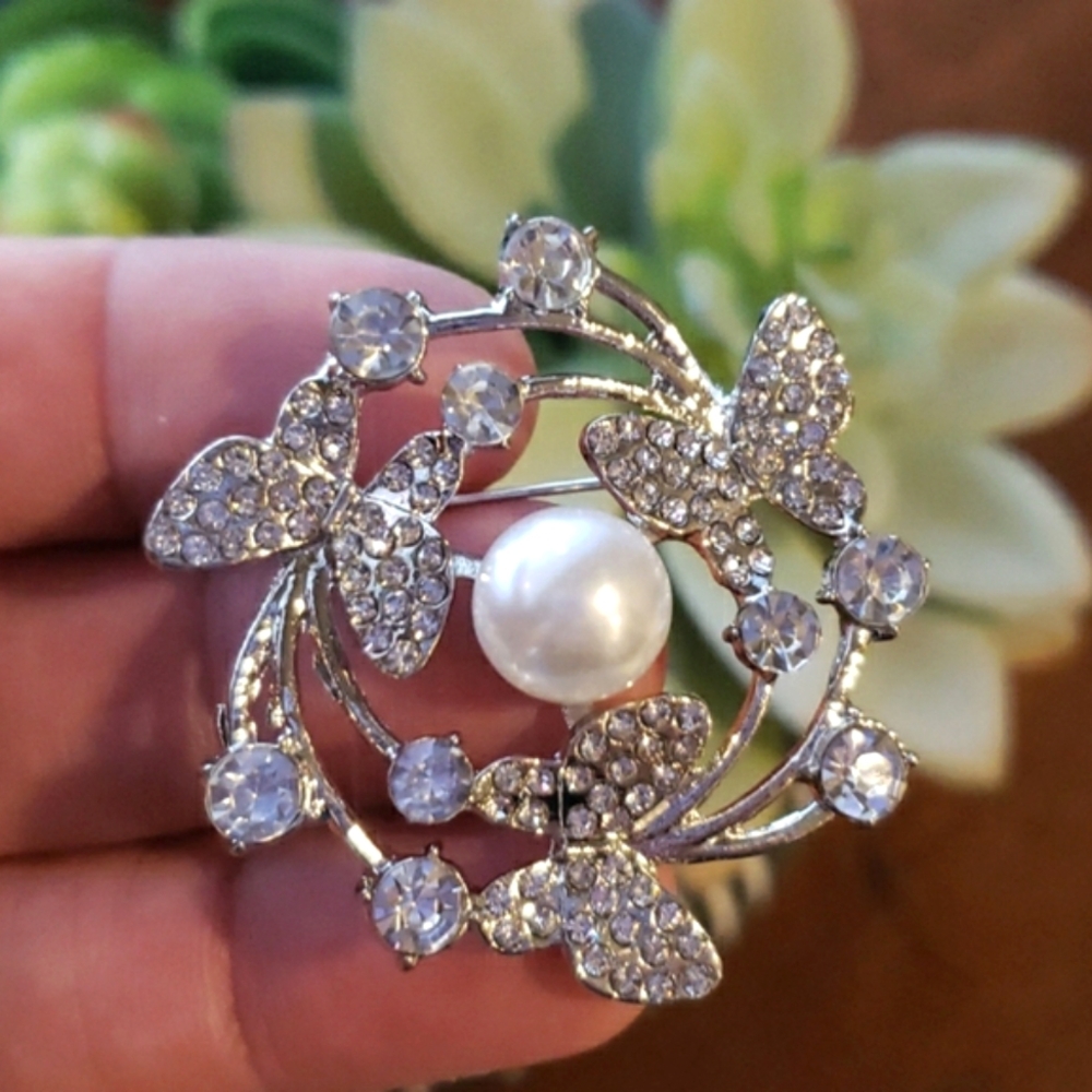 Butterfly Rhinestone Pearl Brooch Pin Silver